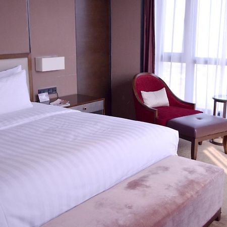 The Qube Hotel Shanghai Xinqiao Exterior photo
